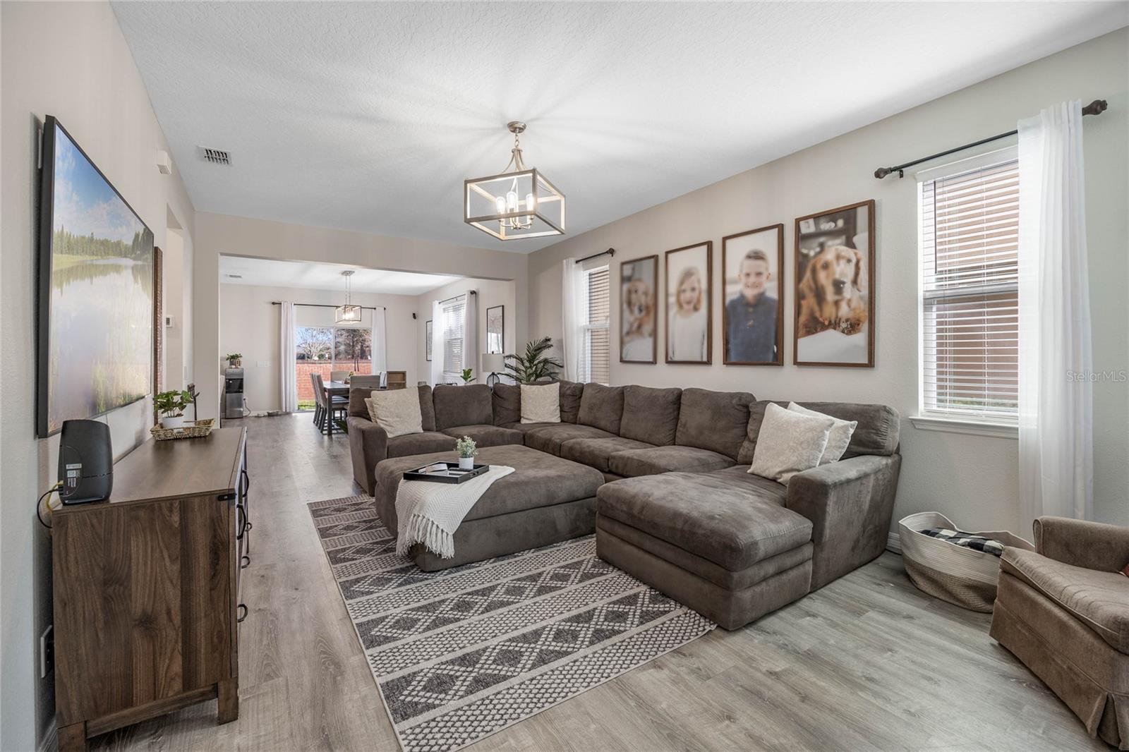 Image 3 of 33 For 242 Aberdeen Street