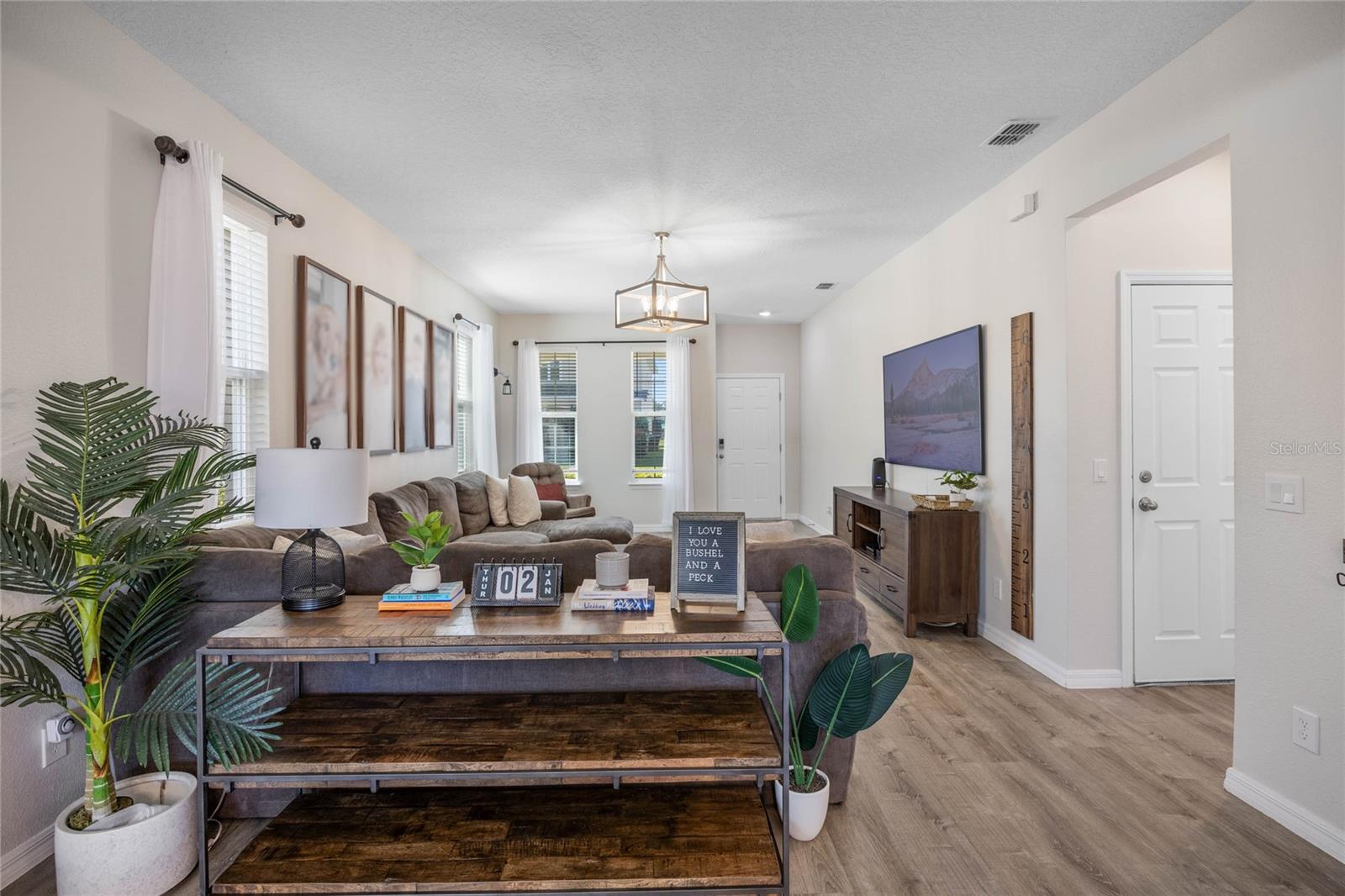 Image 5 of 33 For 242 Aberdeen Street