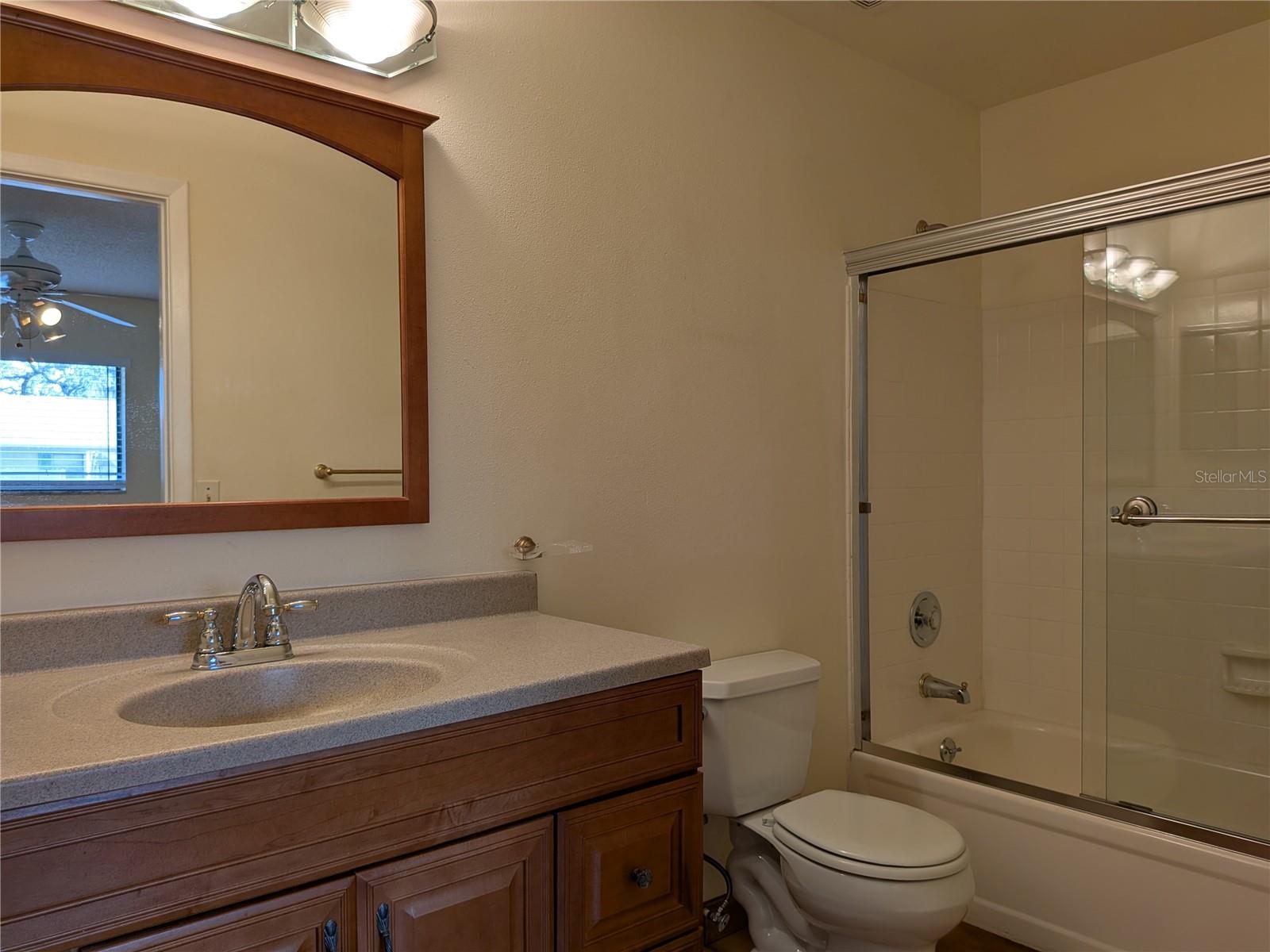 Image 11 of 21 For 725 Northlake Boulevard 57