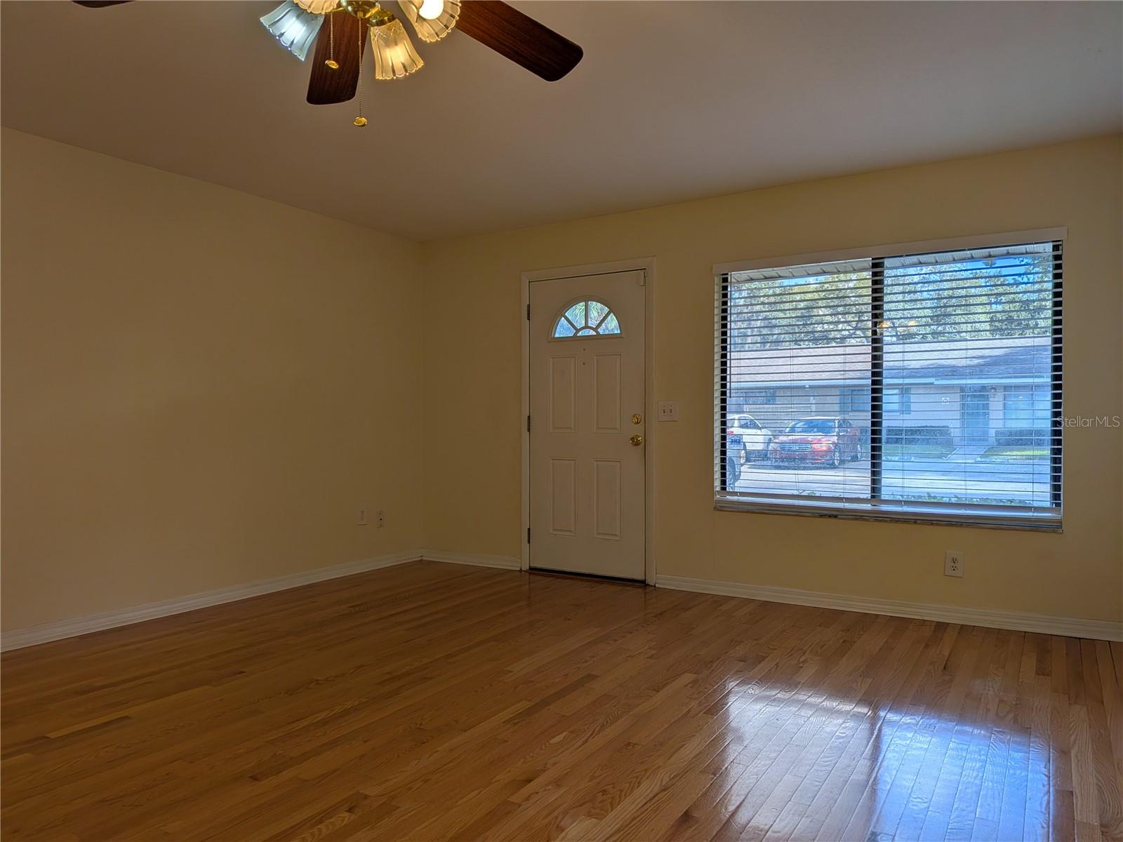 Image 2 of 21 For 725 Northlake Boulevard 57