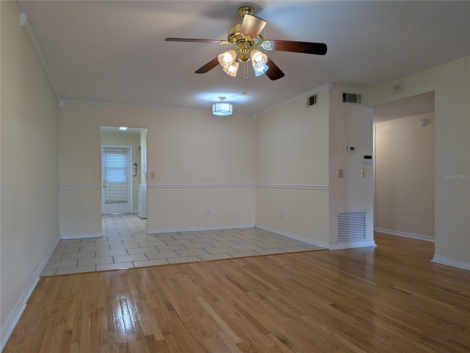 Image 3 of 21 For 725 Northlake Boulevard 57