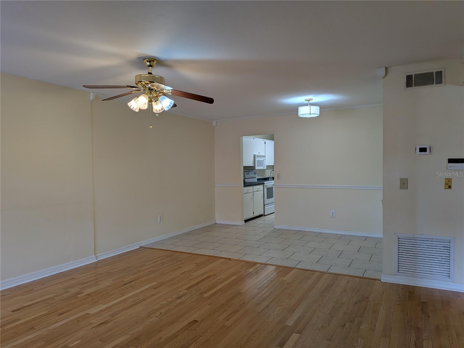 Image 4 of 21 For 725 Northlake Boulevard 57