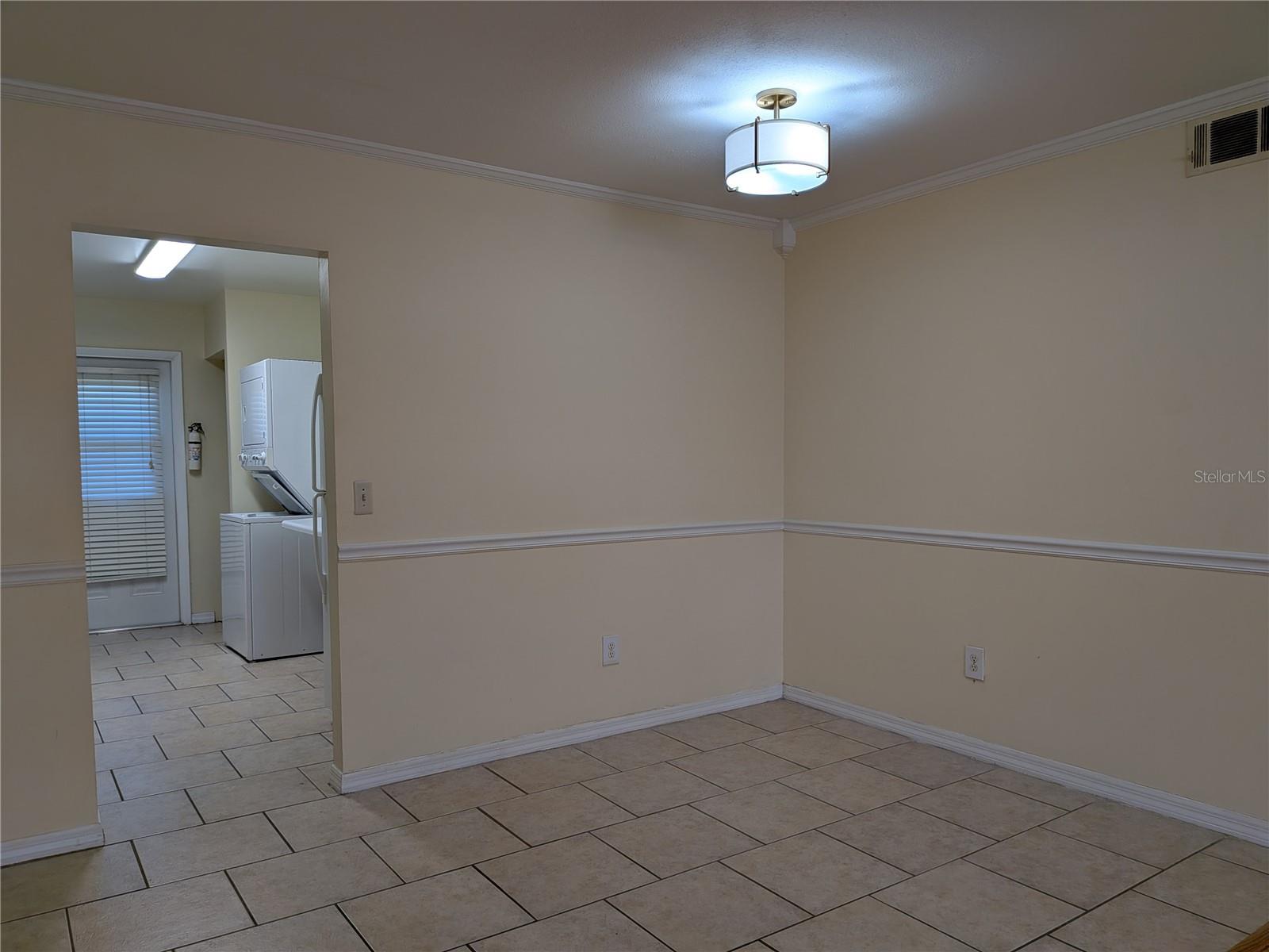 Image 5 of 21 For 725 Northlake Boulevard 57