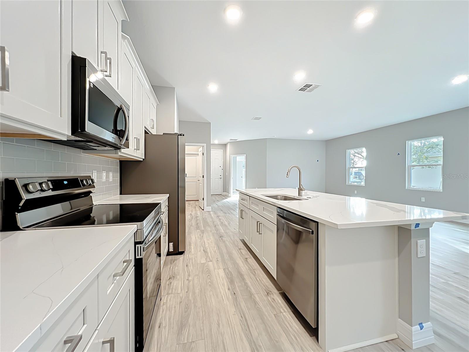 Image 8 of 36 For 6652 129th Loop