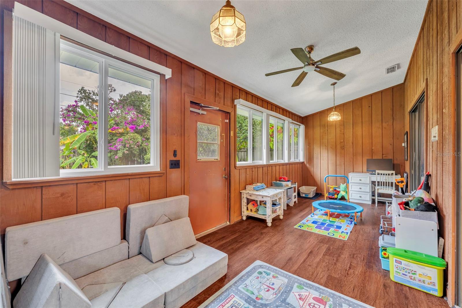 Image 16 of 32 For 1070 Paladin Court