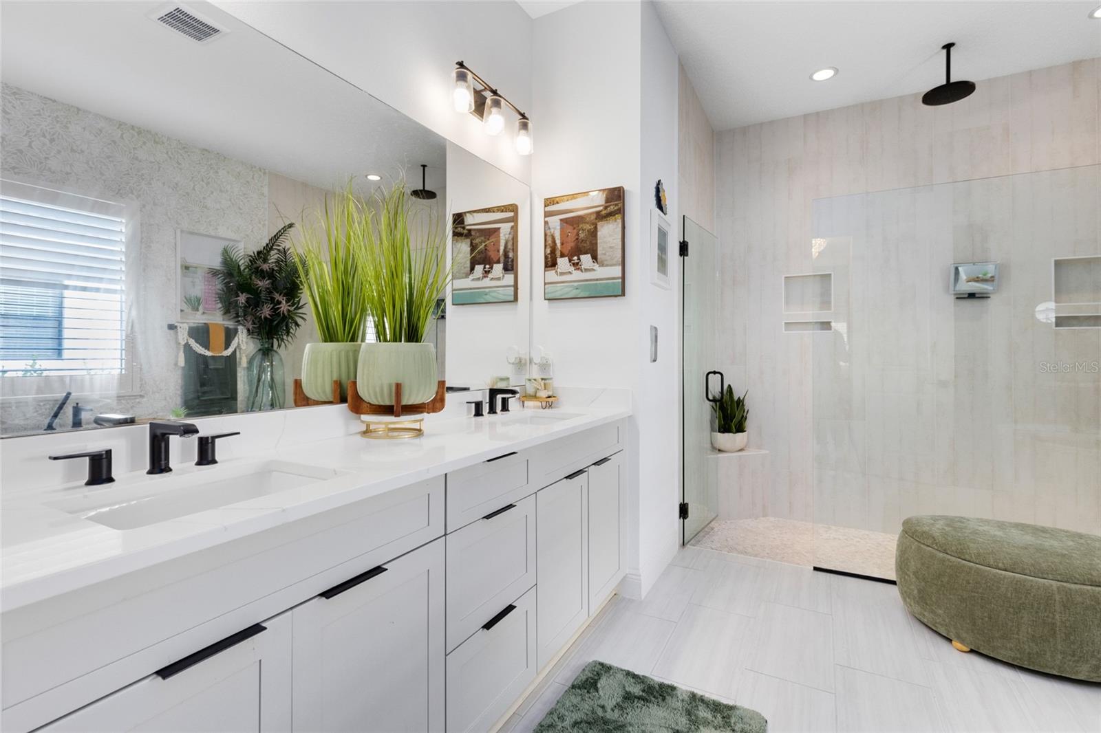 Image 22 of 55 For 9877 Laurel Berry Drive