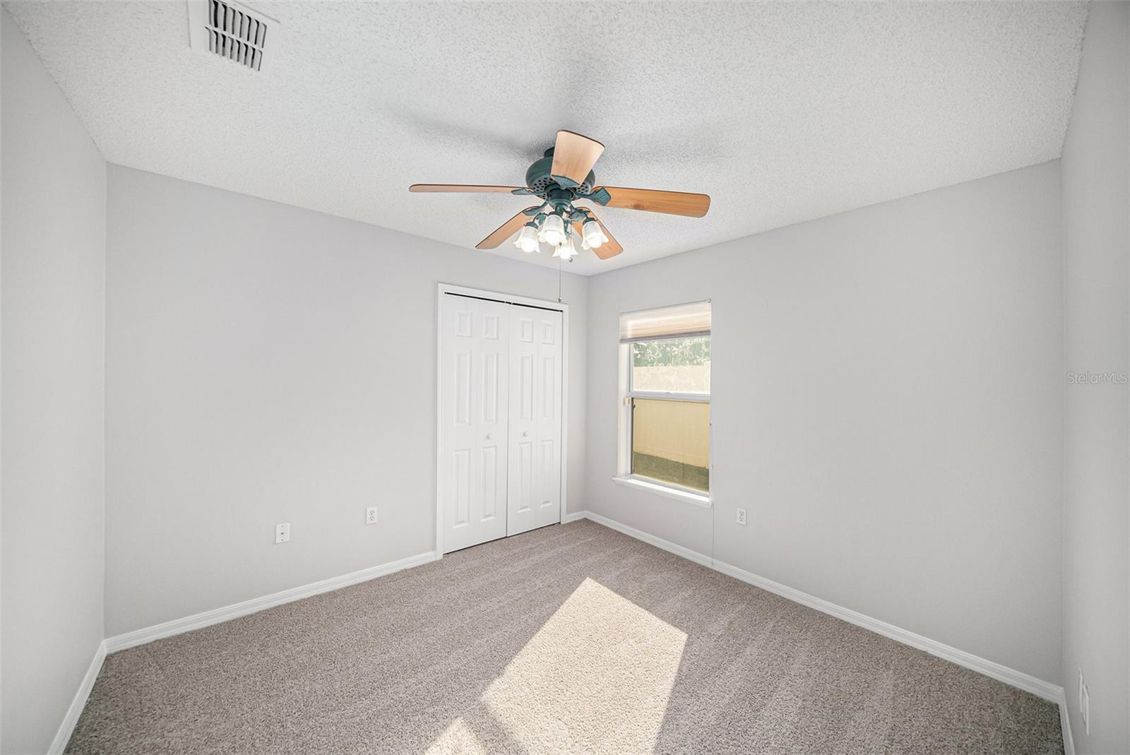 Listing photo id 12 for 5508 Treig Lane