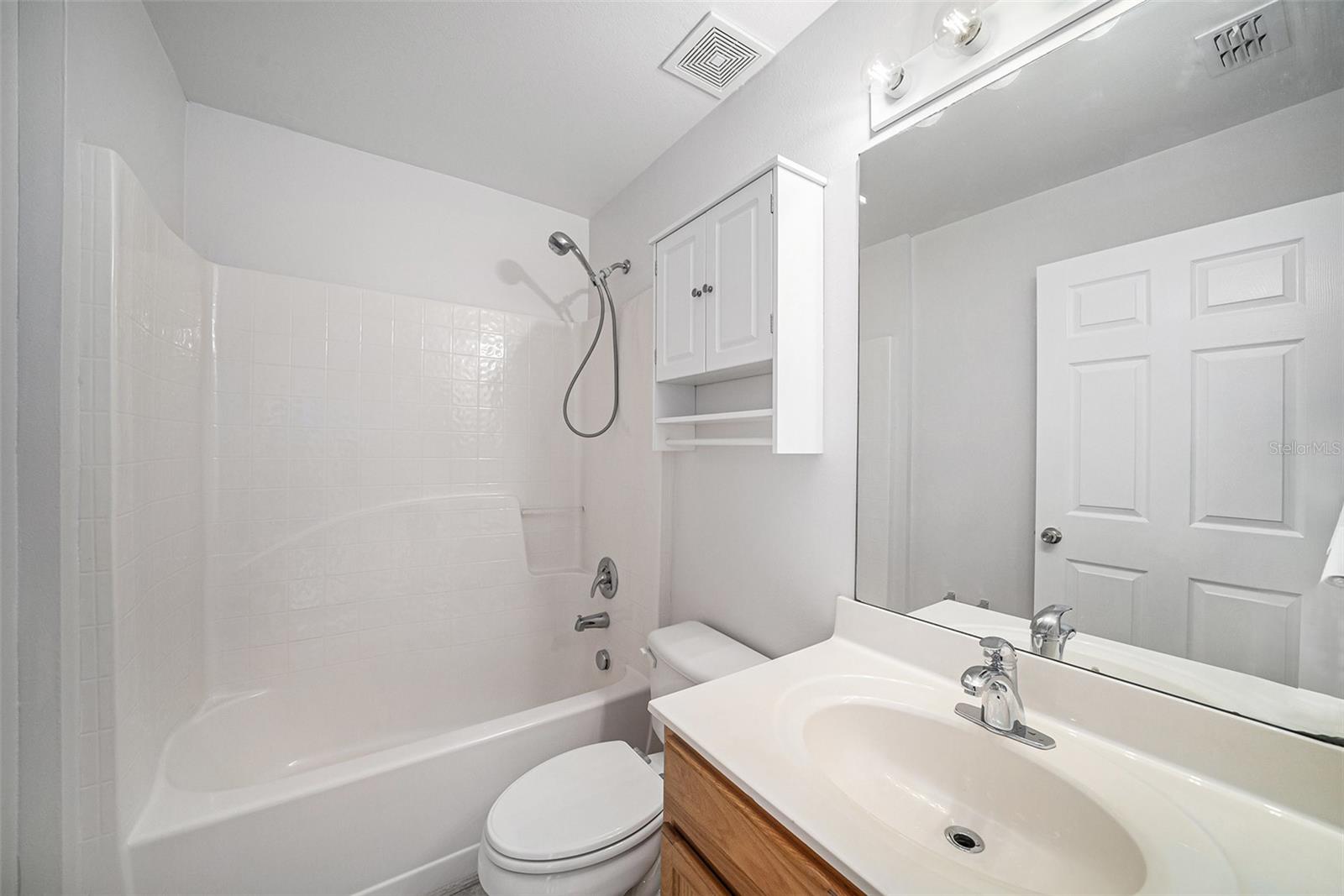 Listing photo id 14 for 5508 Treig Lane