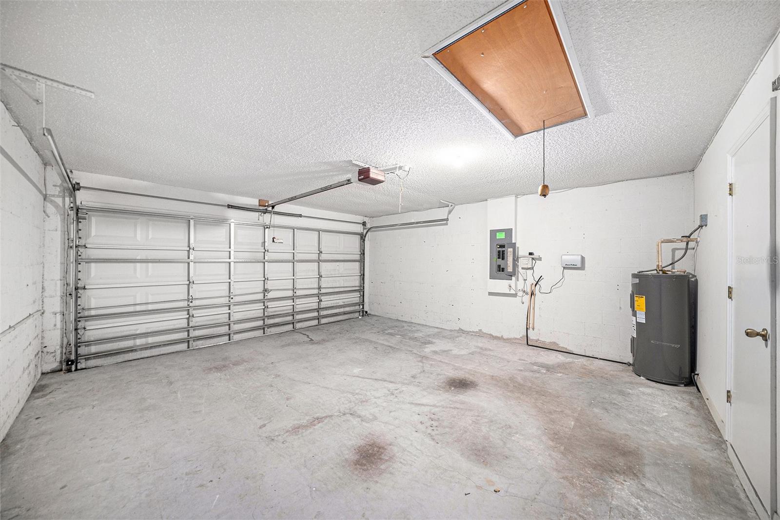 Listing photo id 15 for 5508 Treig Lane