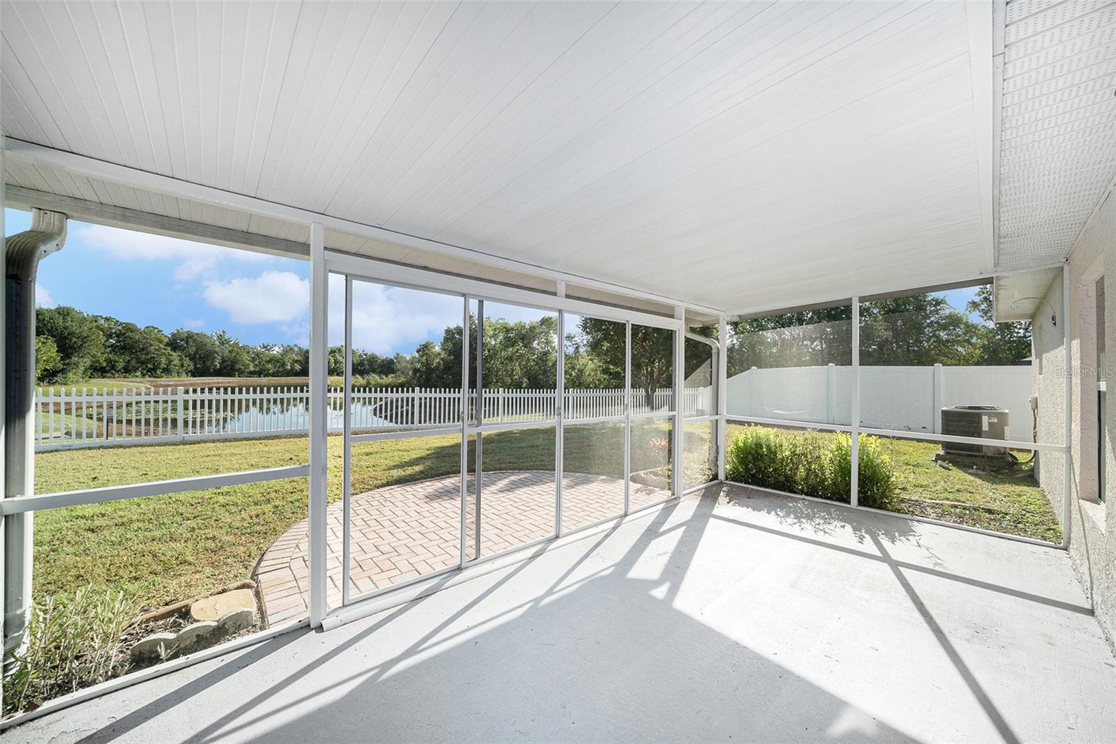 Listing photo id 16 for 5508 Treig Lane