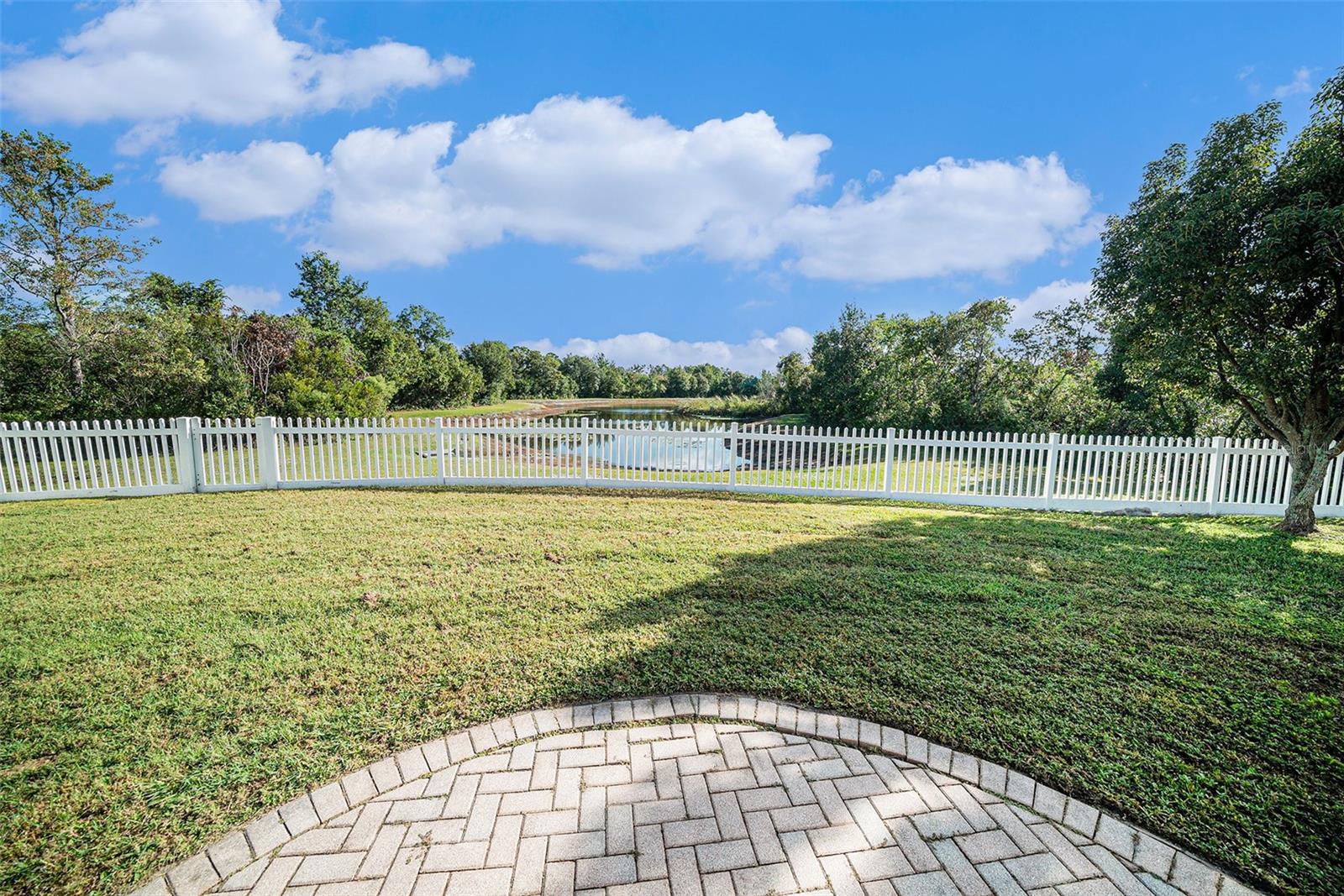 Listing photo id 19 for 5508 Treig Lane