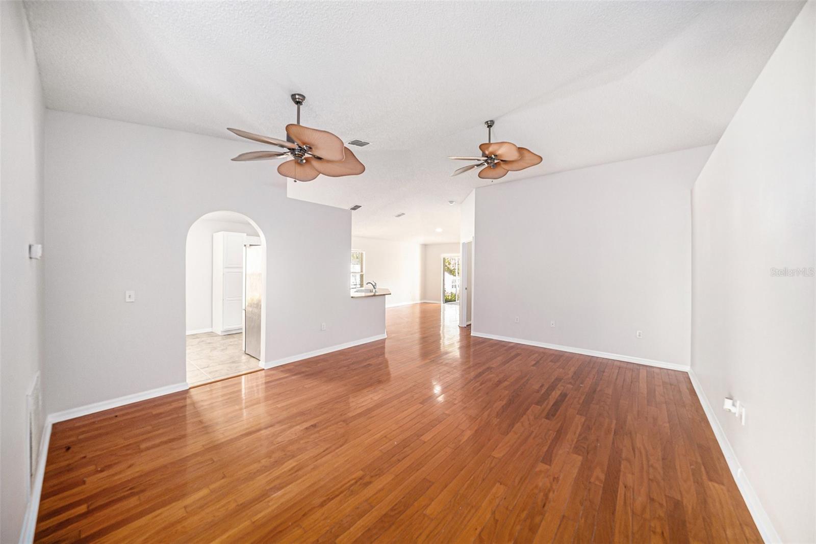 Listing photo id 1 for 5508 Treig Lane