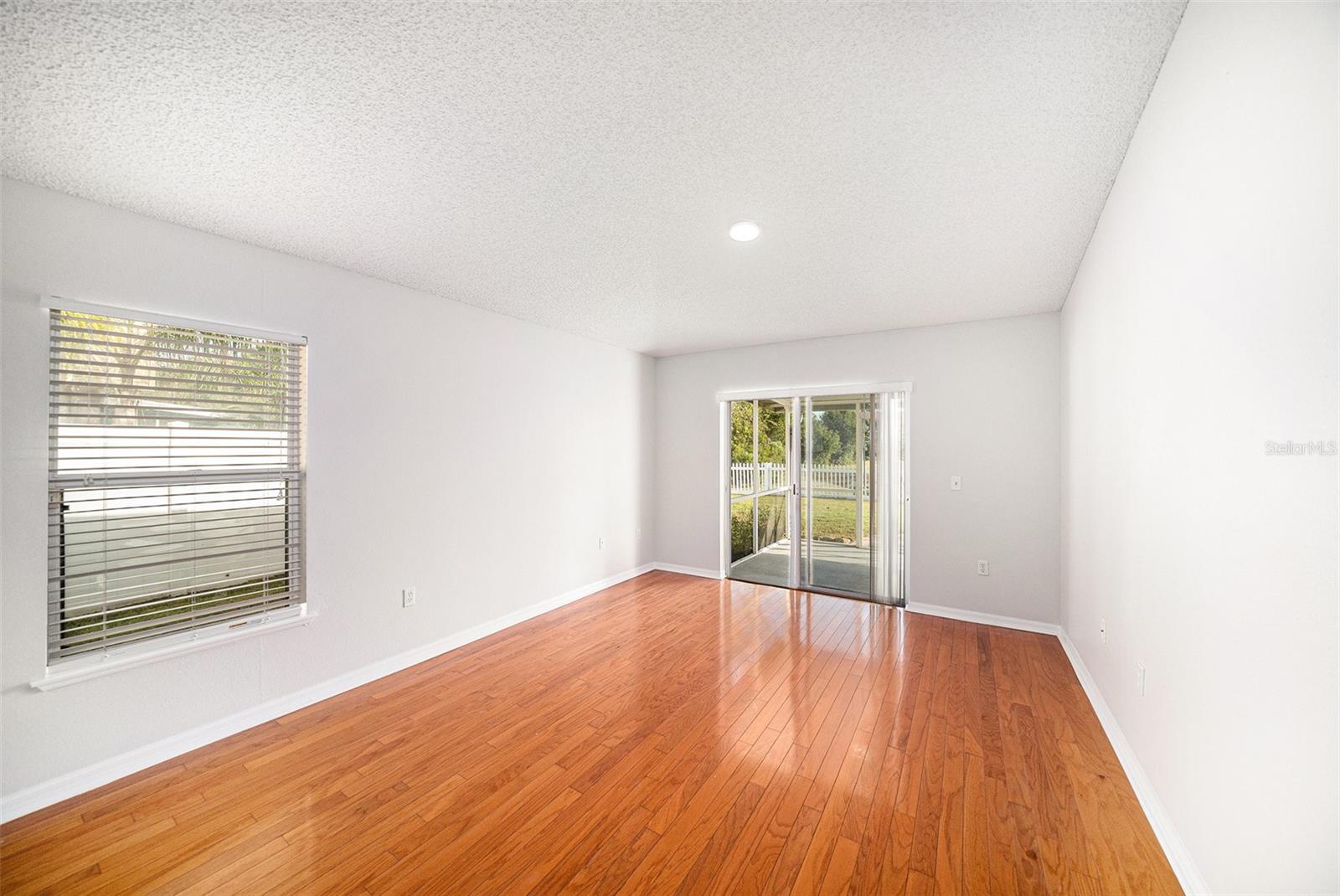 Listing photo id 4 for 5508 Treig Lane