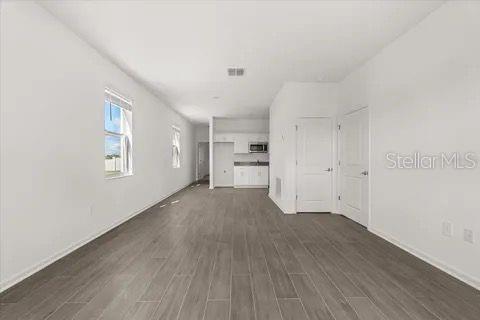 Image 13 of 38 For 2581 Runners Circle A