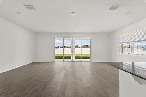 Image 7 of 38 For 2581 Runners Circle A