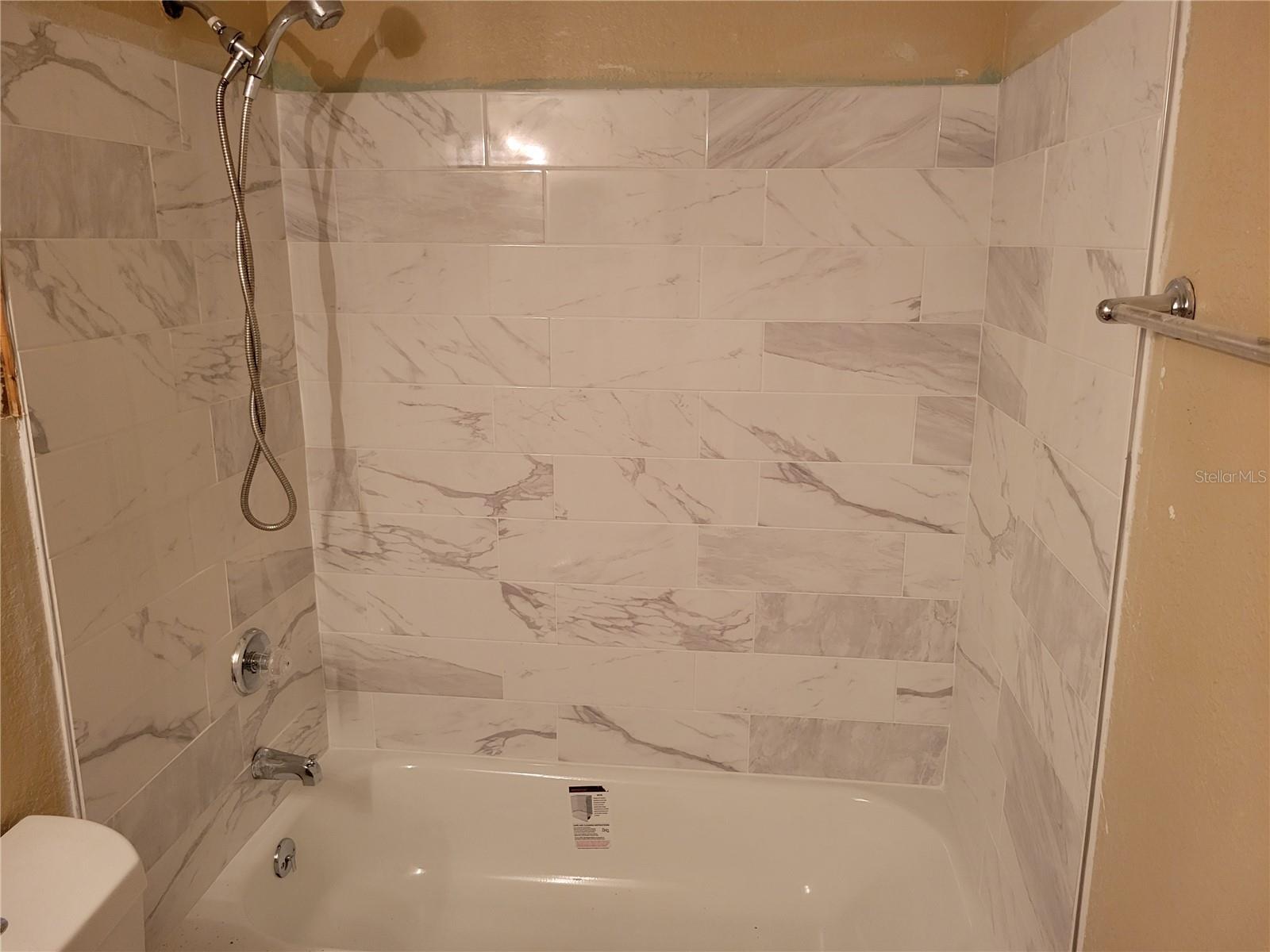 Image 3 of 9 For 5635 Devonbriar Way K204