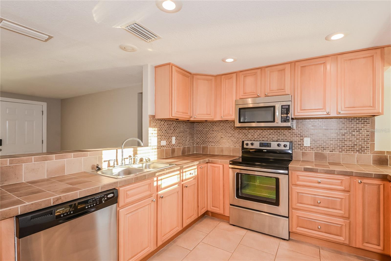 Image 7 of 16 For 4600 Sloan Avenue