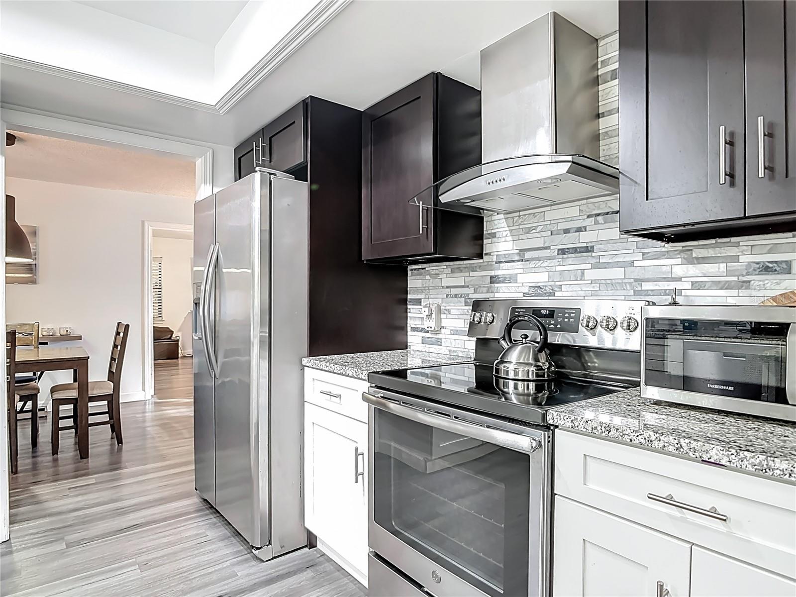 Image 11 of 50 For 560 Saxon Boulevard