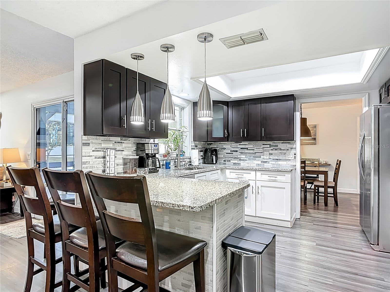 Image 12 of 50 For 560 Saxon Boulevard