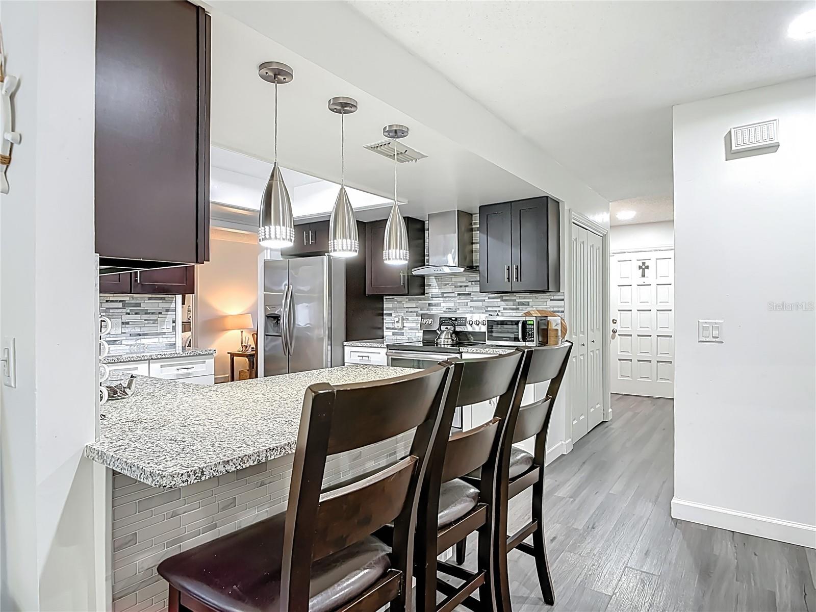 Image 13 of 50 For 560 Saxon Boulevard