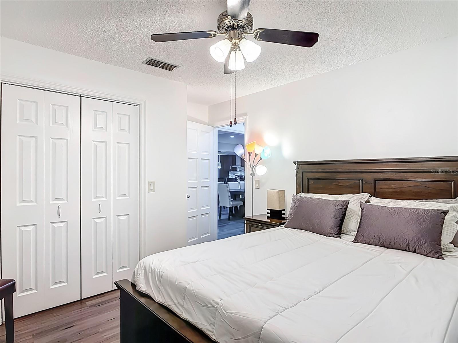 Image 27 of 50 For 560 Saxon Boulevard