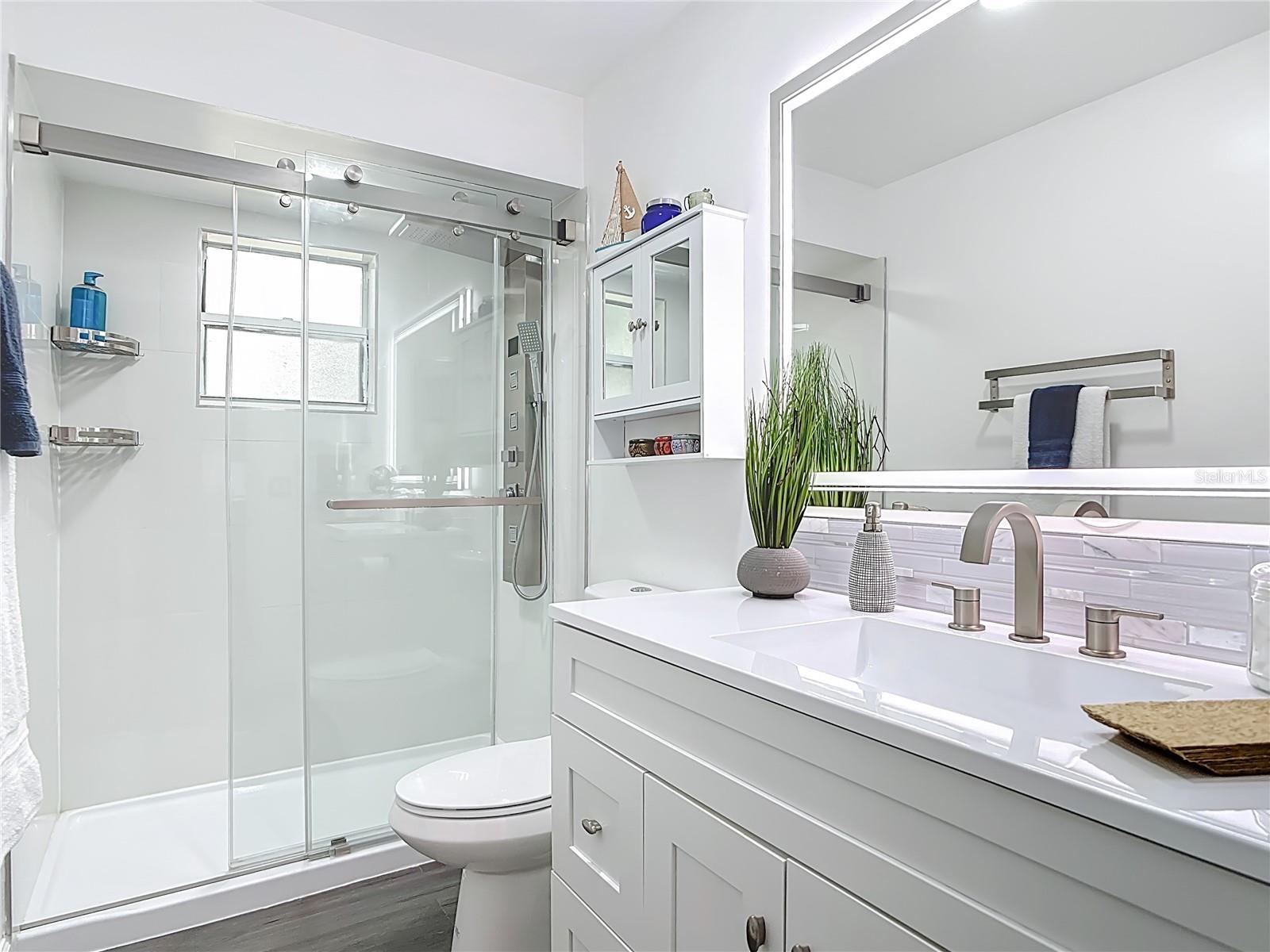 Image 31 of 50 For 560 Saxon Boulevard