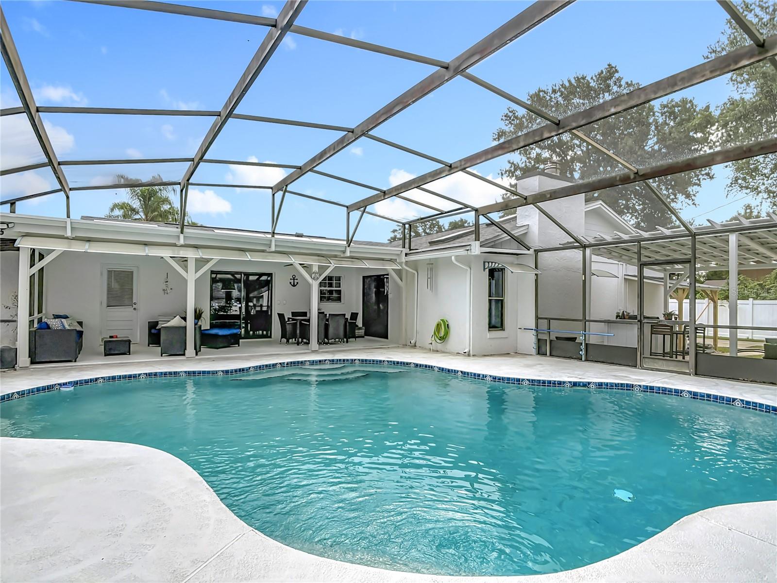 Image 40 of 50 For 560 Saxon Boulevard