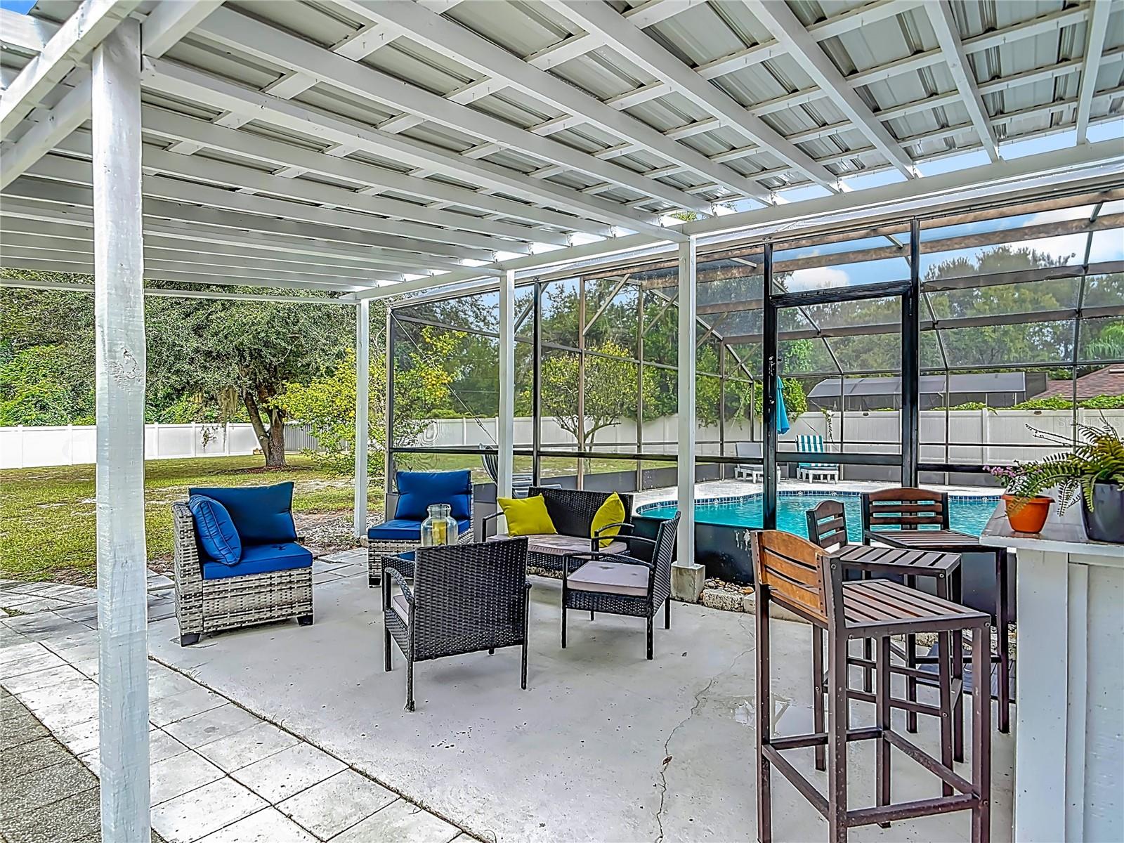 Image 41 of 50 For 560 Saxon Boulevard