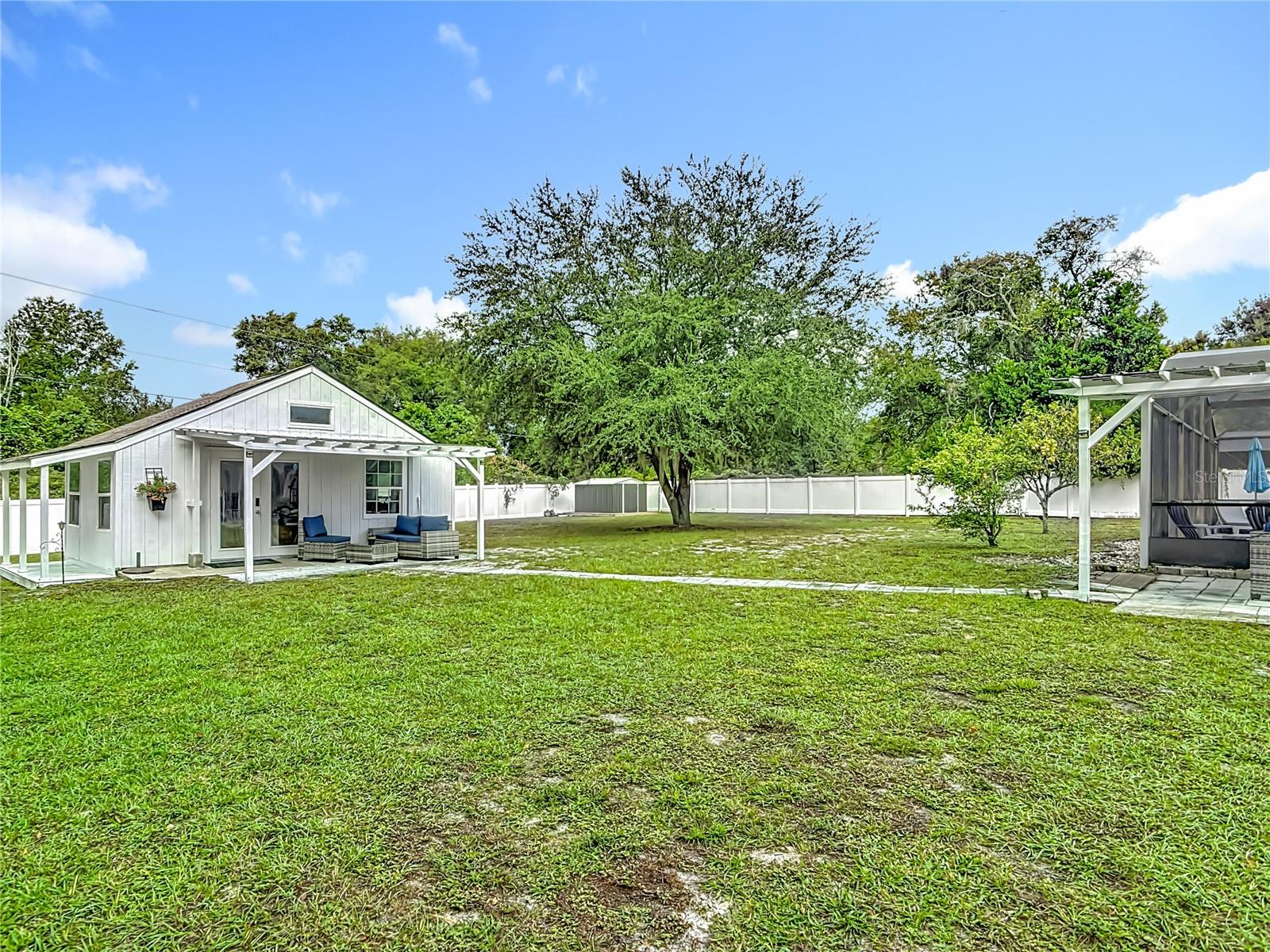 Image 43 of 50 For 560 Saxon Boulevard