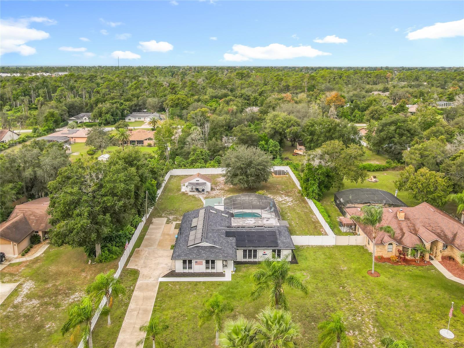 Image 48 of 50 For 560 Saxon Boulevard