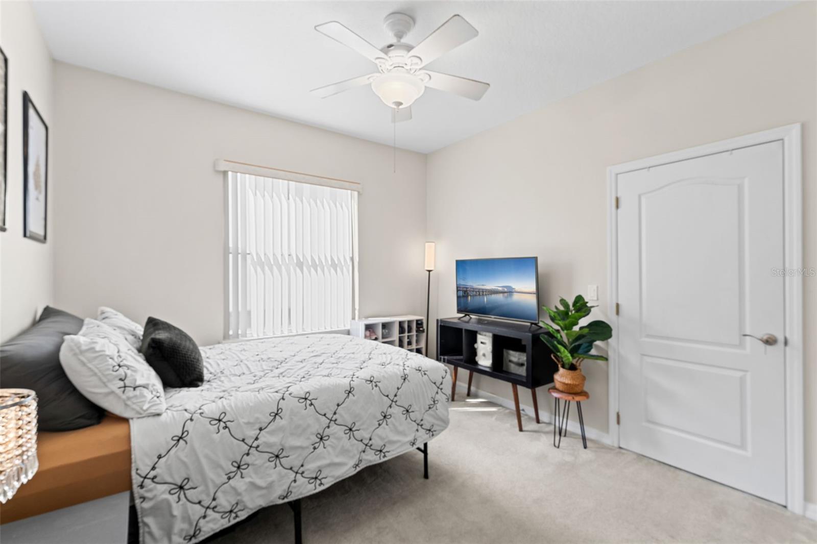 Image 20 of 36 For 1035 Venetian Drive 105