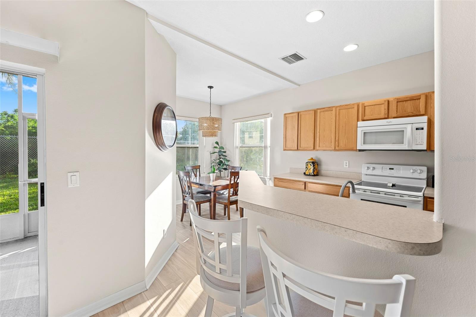 Image 8 of 36 For 1035 Venetian Drive 105