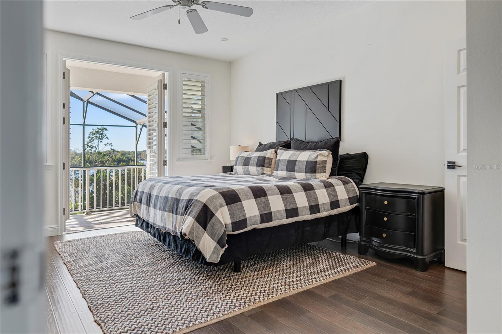 Image 19 of 37 For 13036 Lake Roper Court