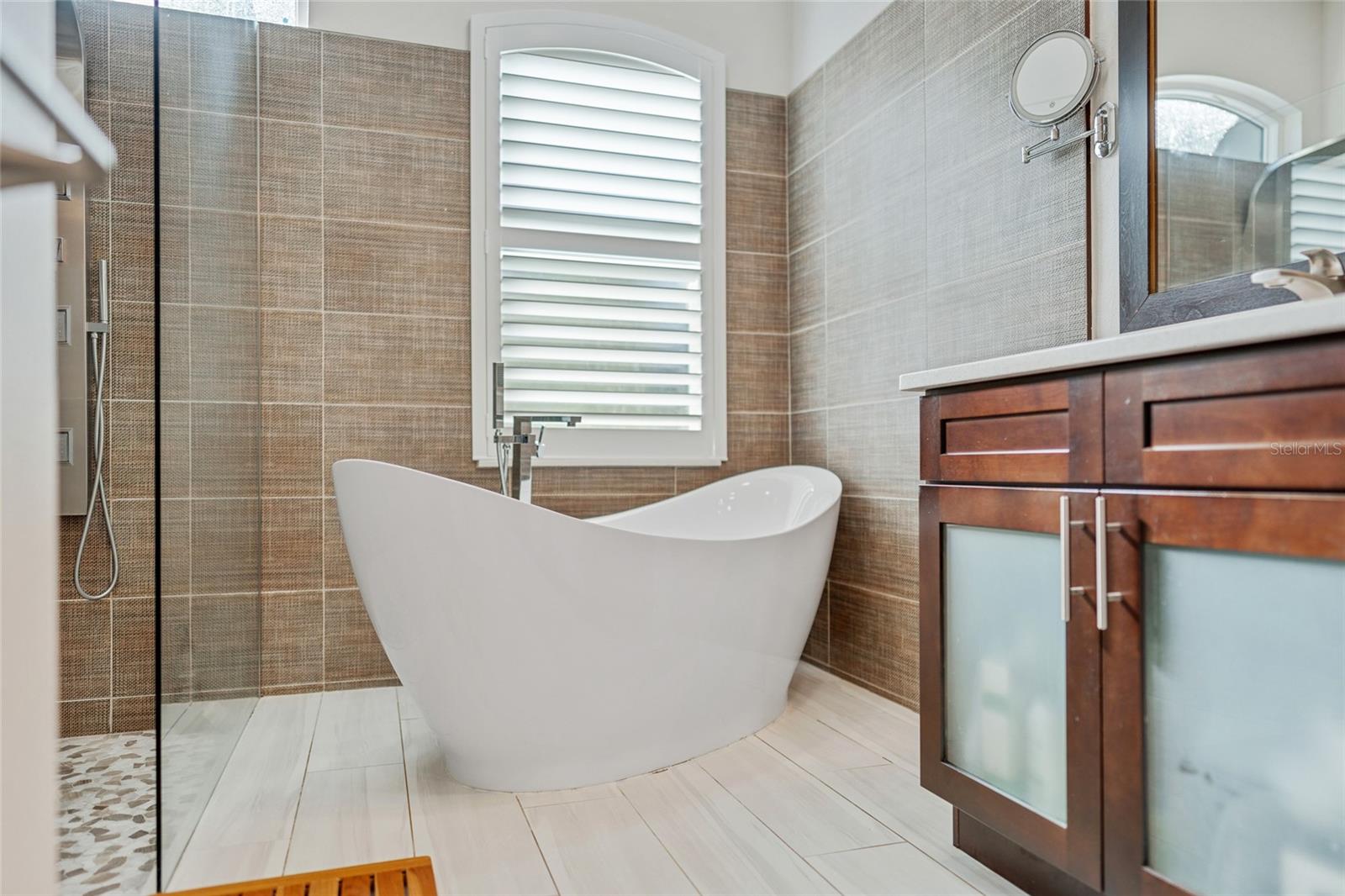 Image 9 of 37 For 13036 Lake Roper Court