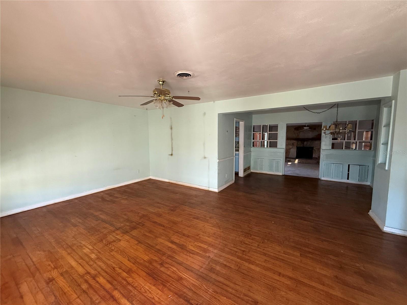 Image 5 of 23 For 2148 Blossom Lane