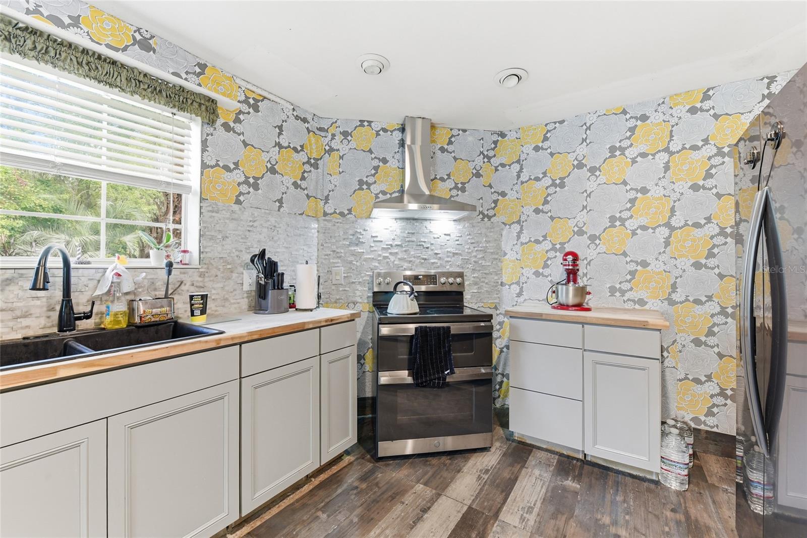 Image 28 of 29 For 725 Cypress Road