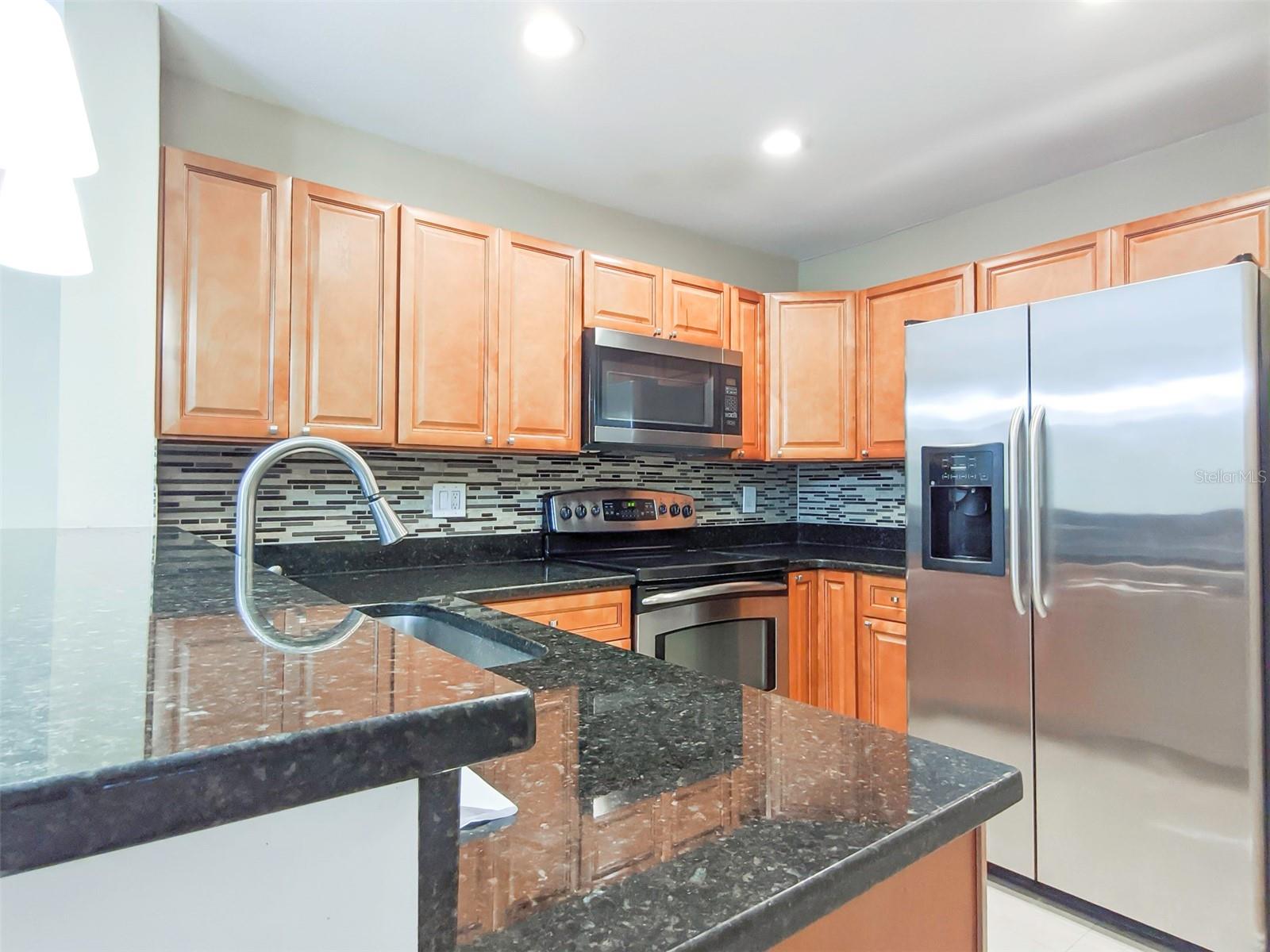 Image 5 of 13 For 6022 Westgate Drive 101