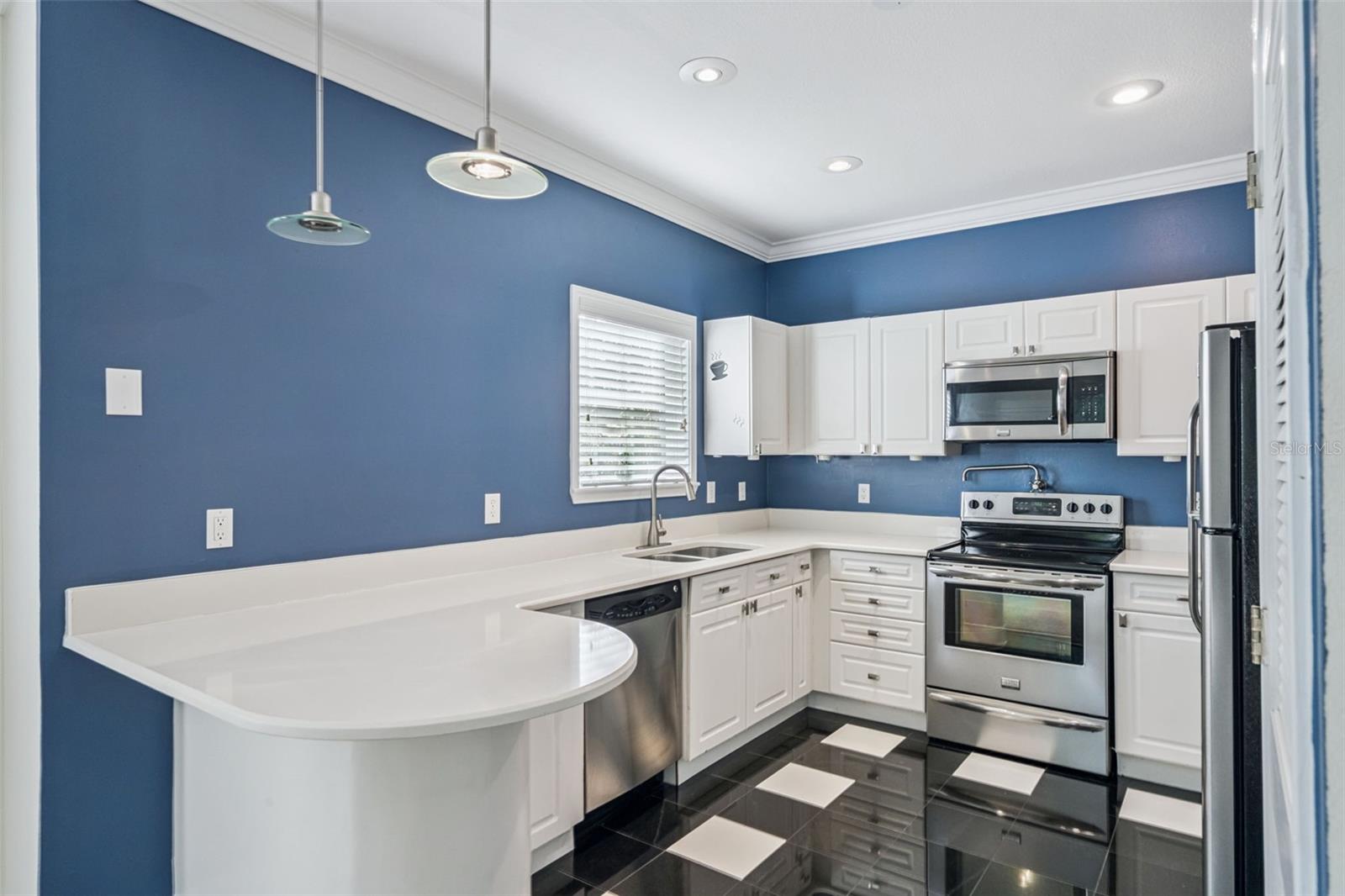 Image 11 of 75 For 414 Water Street 414