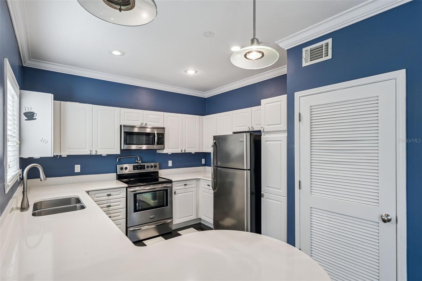Image 13 of 75 For 414 Water Street 414