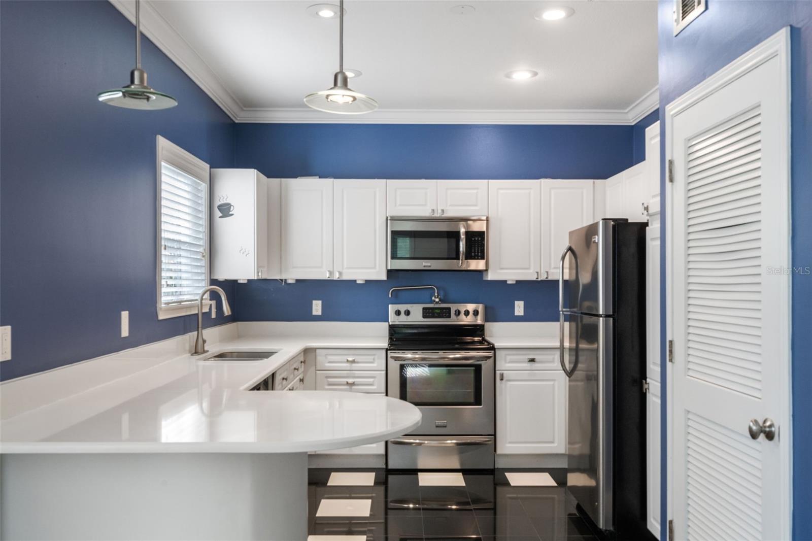Image 15 of 75 For 414 Water Street 414