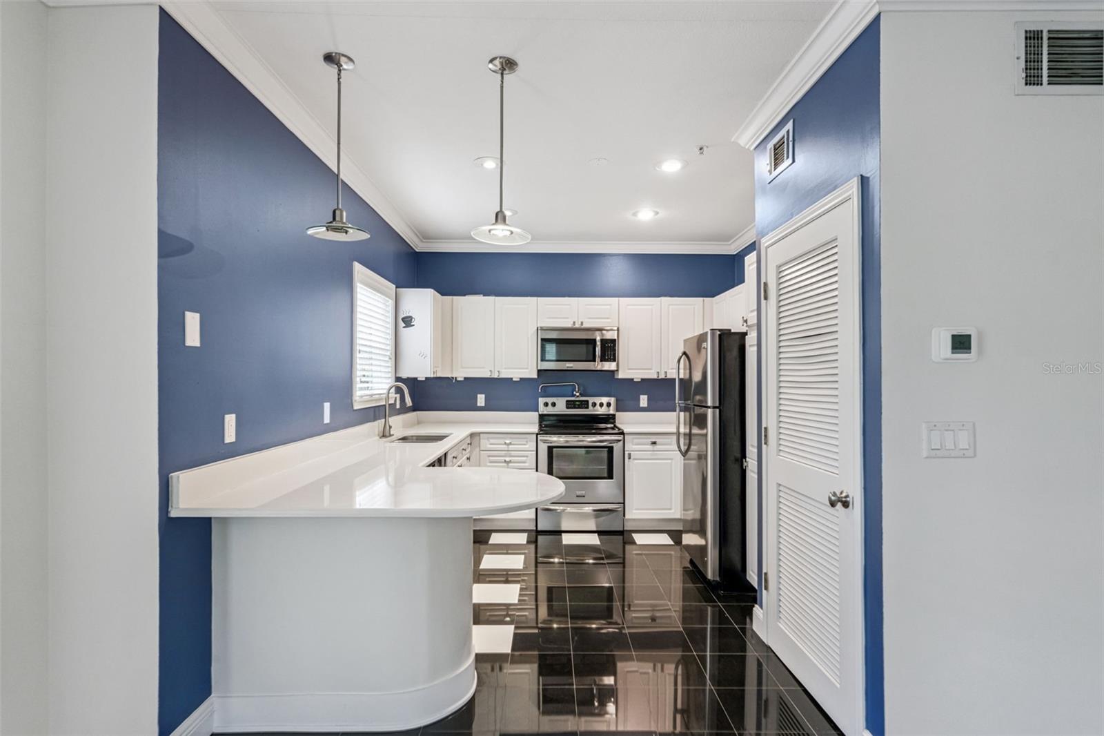Image 16 of 75 For 414 Water Street 414