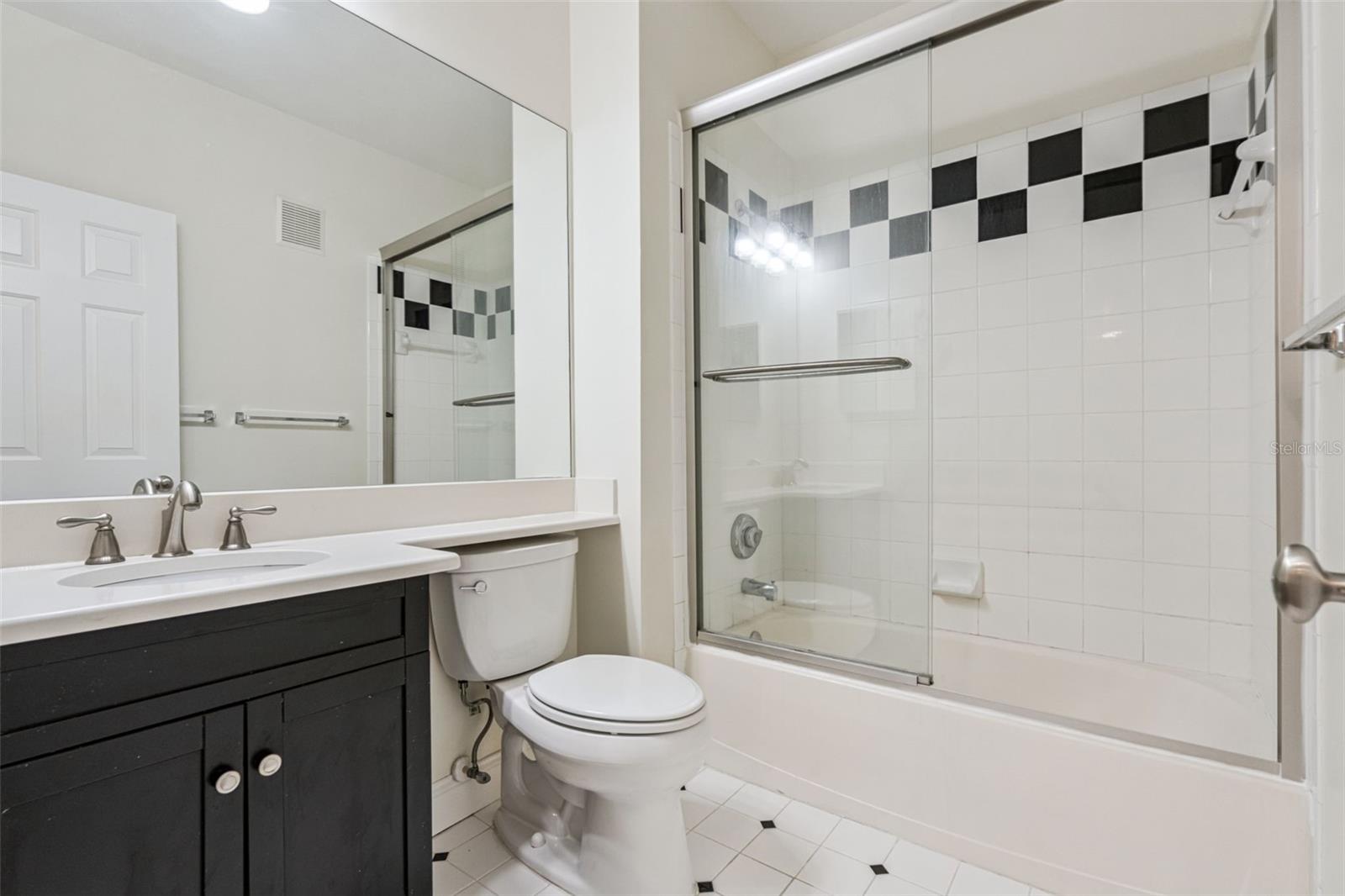 Image 40 of 75 For 414 Water Street 414