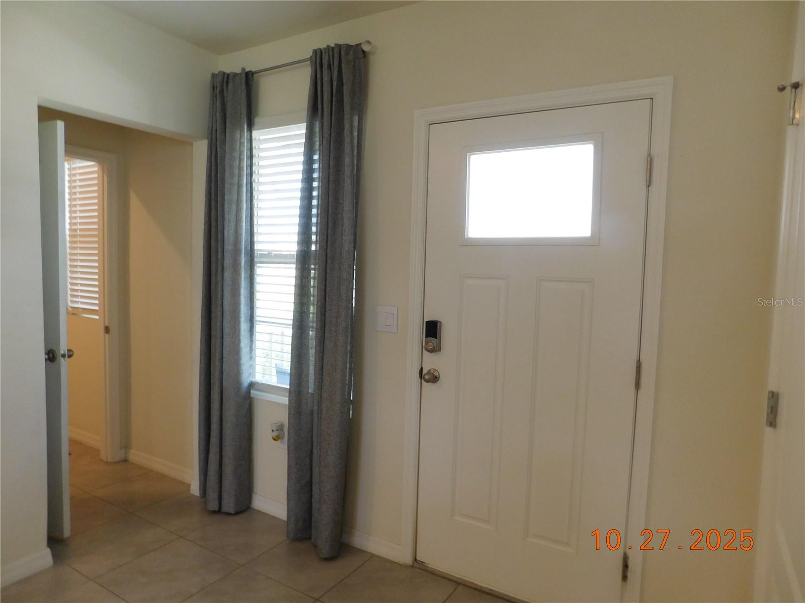 Image 10 of 59 For 1587 Candlefire Row