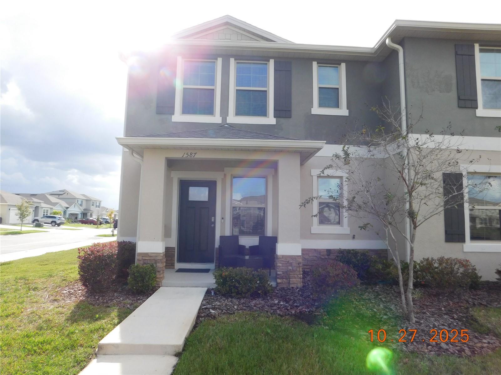 Image 3 of 59 For 1587 Candlefire Row