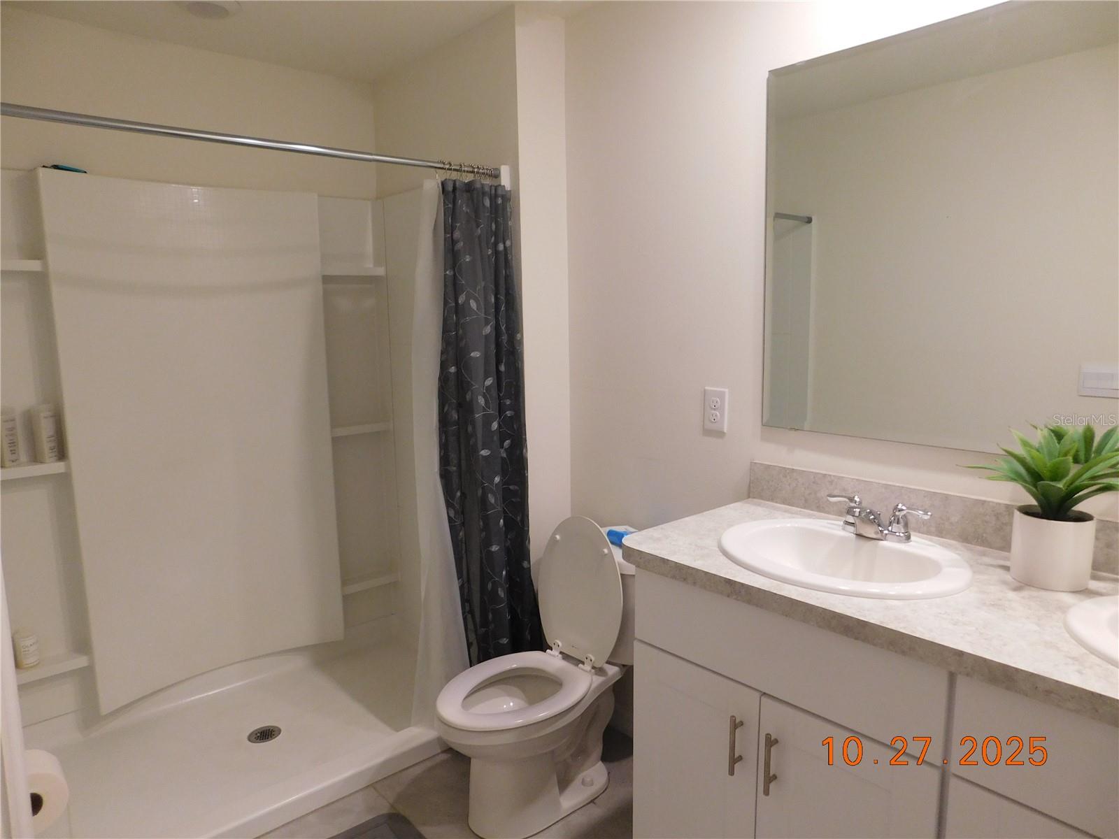 Image 33 of 59 For 1587 Candlefire Row