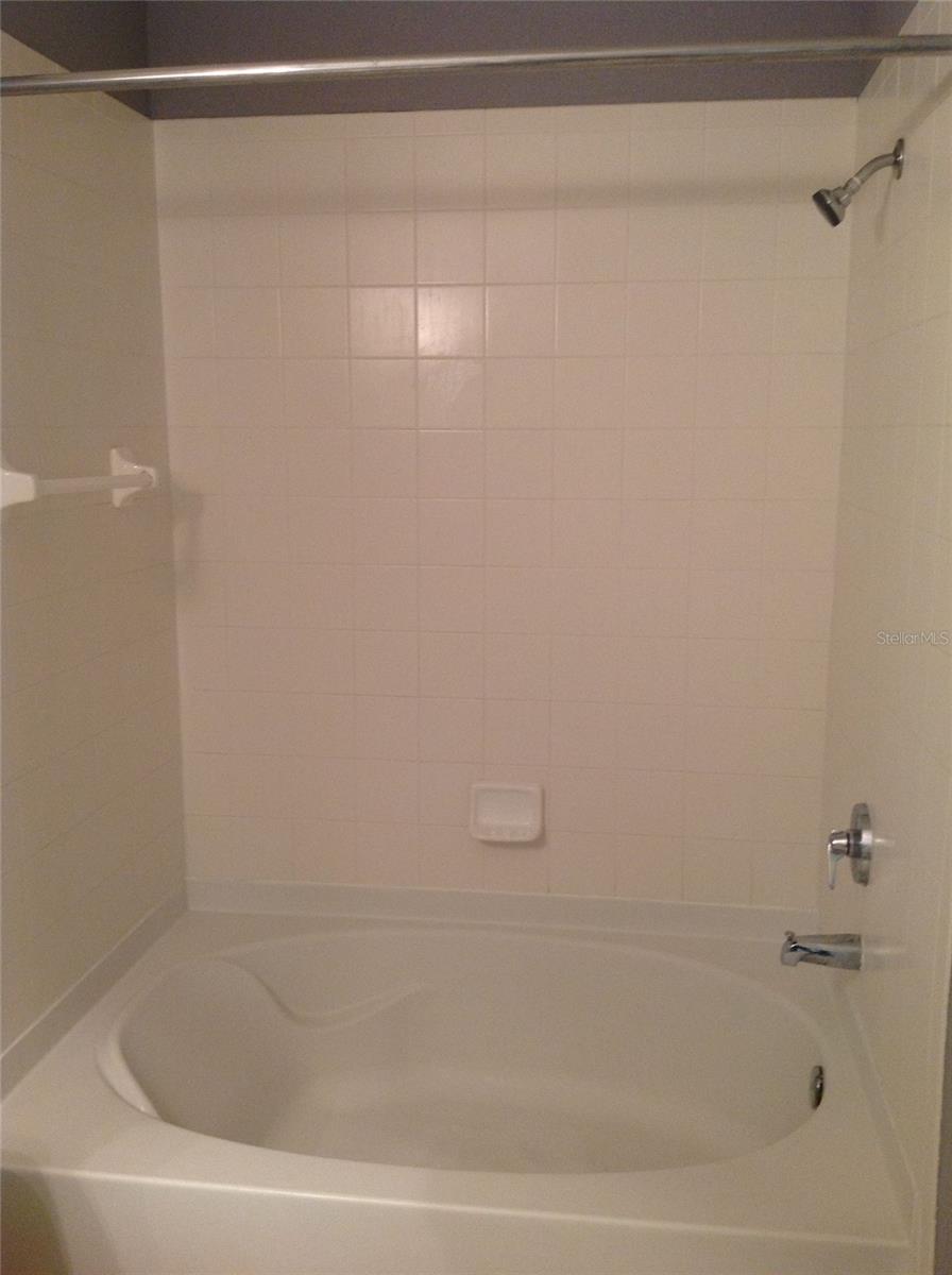 Image 11 of 14 For 5550 Michigan Street 2106