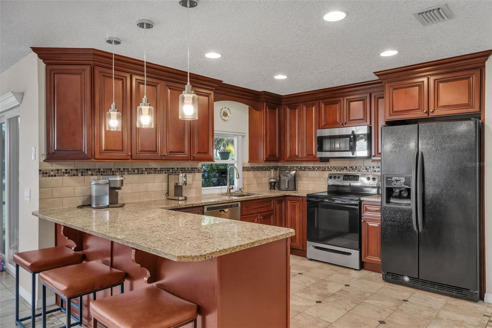 Image 16 of 44 For 6047 Shore Line Drive