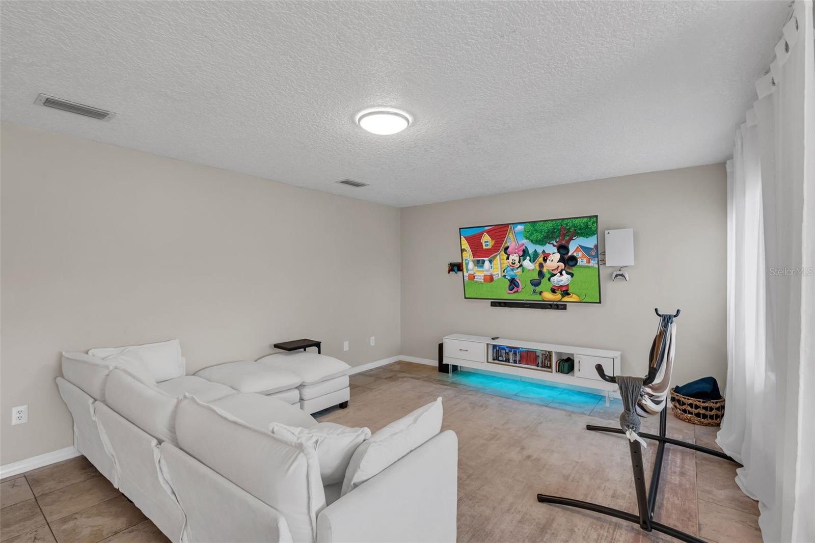 Image 20 of 44 For 6047 Shore Line Drive