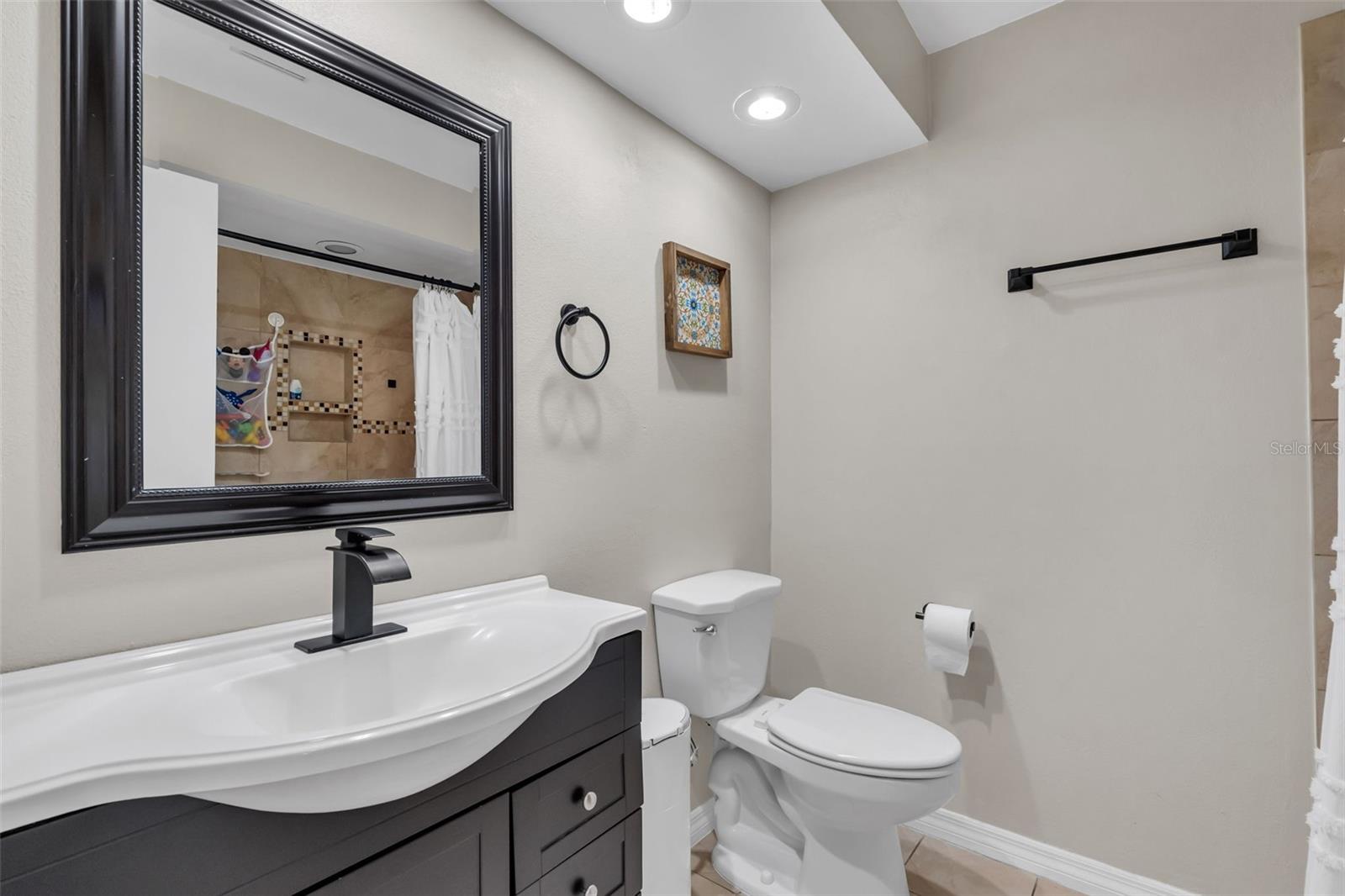 Image 34 of 44 For 6047 Shore Line Drive