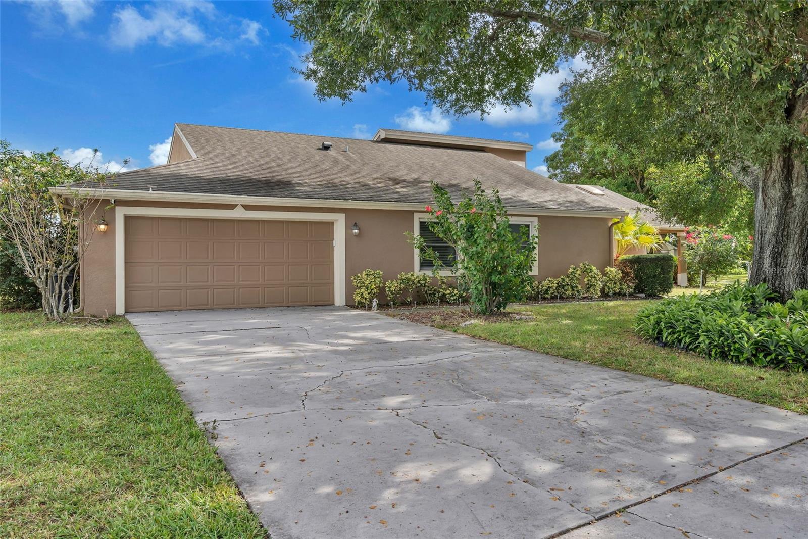 Image 5 of 44 For 6047 Shore Line Drive